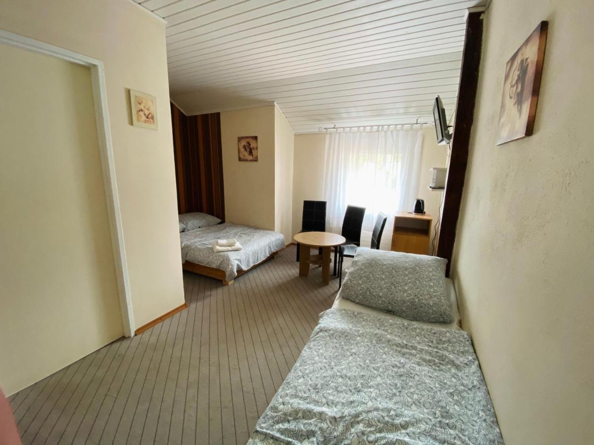 Dom Goscinny Batawia Lazy  Bagian luar foto