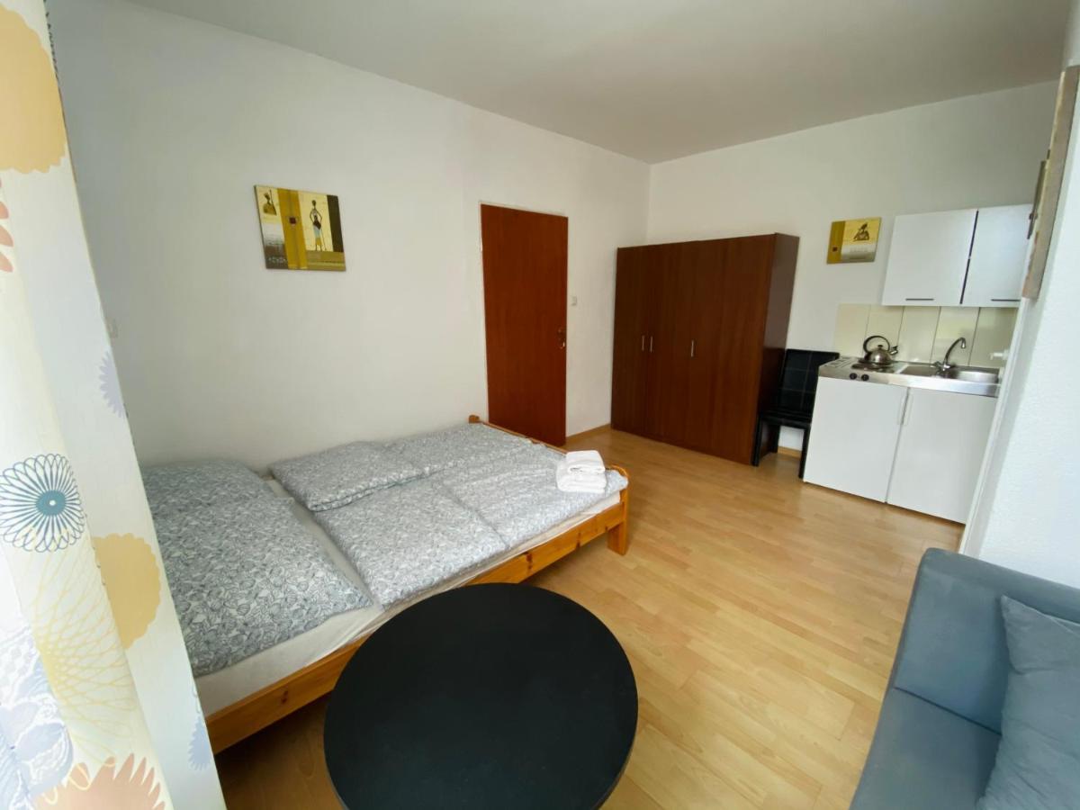Dom Goscinny Batawia Lazy  Bagian luar foto